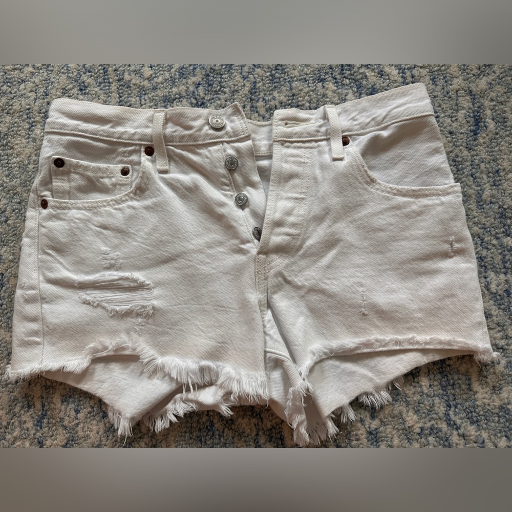 White Levis Jean shorts